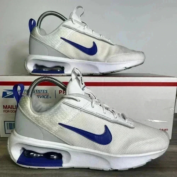 Nike Airmax Interlock White Shoes Womens 7 Blue Running Walking Gym sneakers - Picture 1 of 7